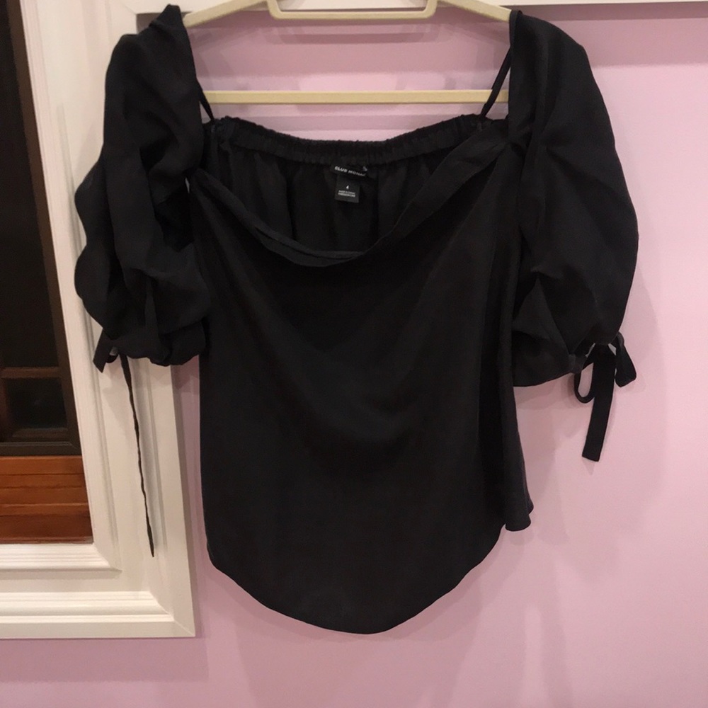 Shoulder top